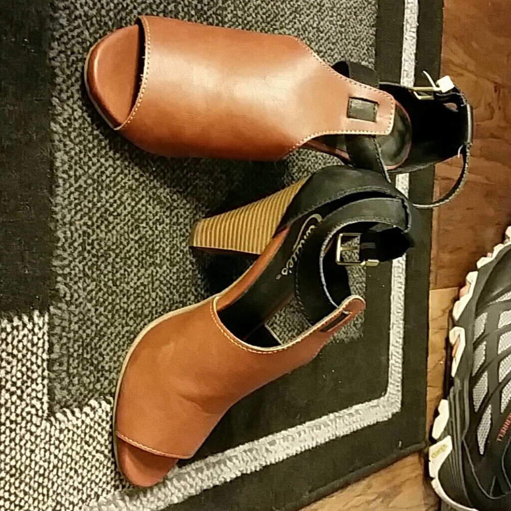 Women's sandals